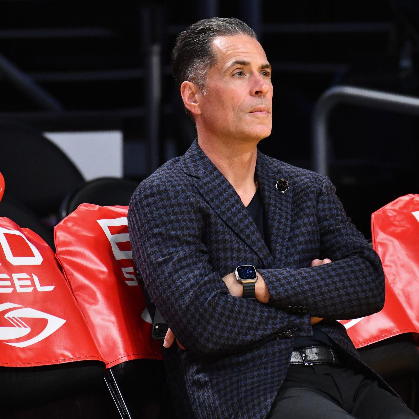 Pelinka：湖人肯定會解決中心位置的問題；如果他們不能很好地注冊 他們不會休息